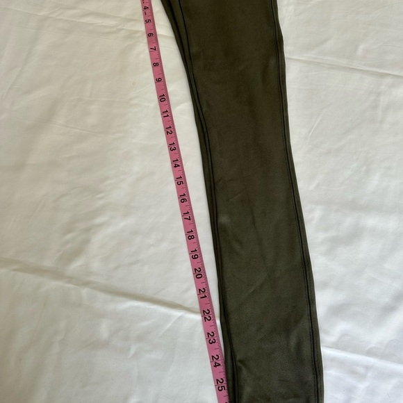 SPANX LEGGINGS - Picture 2 of 8